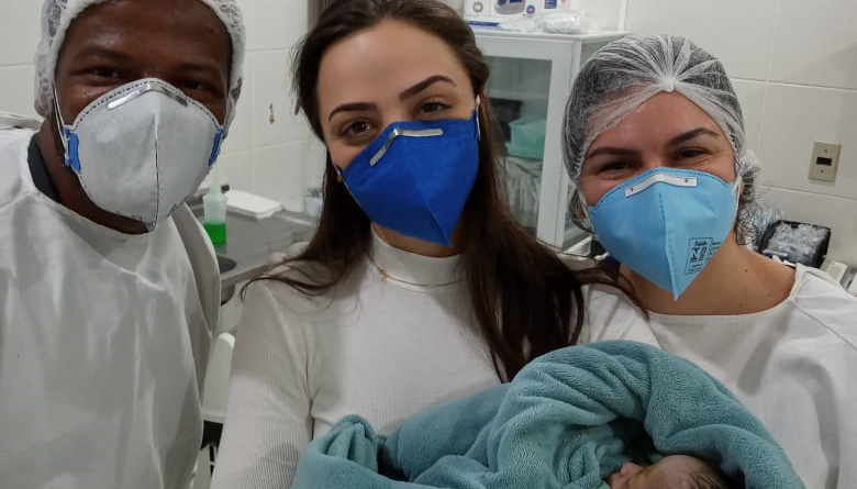 Técnico de enfermagem Anderson, médica Marina e a enfermeira Dinamar